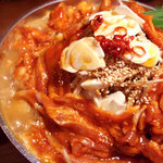 Motsugen Edokomachi - スタミナ満点！ピリ辛の味わいがやみつきになる栄養満点のスタミナ鍋！リピート率高し！