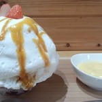 ほうせき箱 - キャラメルみるくカスタード(いちご)氷