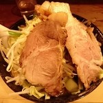 極太濁流ラーメン ら・けいこ - ラーメン肉入り
      ￥９２０