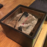 ミニ ミニ - なんと囲炉裏がカウンターに‼︎