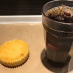 神戸屋 - アイスコーヒー・コク濃チーズケーキ