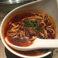 代官山焼肉 kintan - ハーフ＆ハーフセットのすごく辛い担々麺