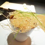 エクアトゥール - （2016.1) 鳥の巣みたい表面の中には大きな蛤