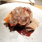 エクアトゥール - （2016.1) 豚足とトン耳、トコブシのガレット仕立て。フォアグラのソテー、黒トリュフ