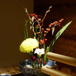 いち太 - 店内の生け花