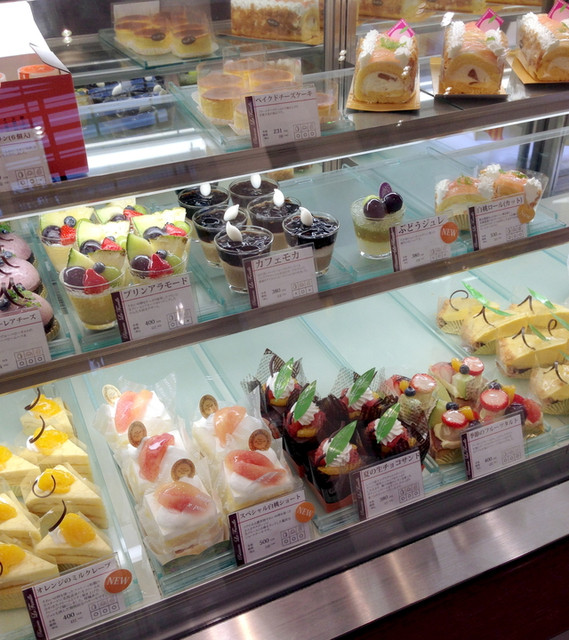 ラ ファミーユ 高松本店 沖松島 ケーキ 食べログ