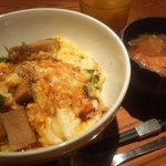 和カフェyusoshi chano-ma - 豚の角煮丼