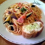 PLUS-1  CAFE  GARDEN - なすとトマトのパスタ