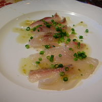 シノワ 渋谷店 - 前菜：ヒラマサのカルパッチョ　青柚子胡椒ドレッシング