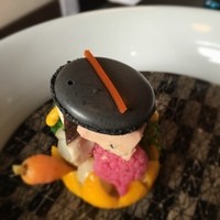 くりゑンテ カワバタ - 竹炭の入ったマカロン
