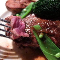 シーン - 201601 焼き加減はレアだけど、しっかり下処理してあって柔らかいお肉