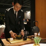 レフェルヴェソンス - 目の前で抹茶を点ててくださいます（2016.Jan)