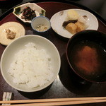 日本料理 太月 - ご飯や漬物でごちそうさま
