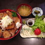 魚河岸 丸天 - まぐろはらもステーキ丼 1200円 税別