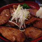 魚河岸 丸天 - まぐろはらもステーキ丼アップ