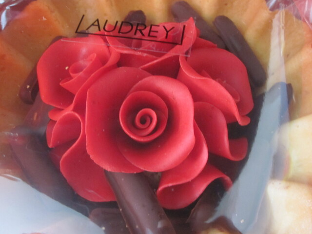 情熱の赤いバラ By マサえもん オードリー 横浜タカシマヤ Audrey 横浜 チョコレート 食べログ