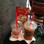 HIGHLAND COFFEE - コンデンスミルク入りアイスコーヒーのレギュラーとラージサイズ