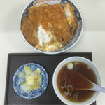 栄楽 - カツ丼 950円