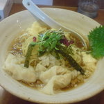 鳥そば 真屋 - アゴ冷やし　しそ梅ワンタンそば