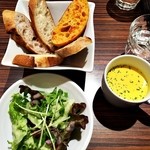 MAISON KAYSER Cafe - グラタンランチセット の パン･サラダ･スープ