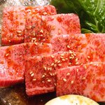 表参道焼肉 KINTAN - KINTAN 特上焼肉セット 1500円 の厚切り極上カルビ(ナカバラ)6枚