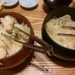 日本橋 天丼 金子半之助 本店 - がりゴボウ(赤鉢)&沢庵?(黒鉢)は食べ放題✨