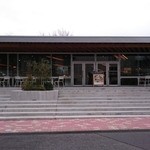 ユニバーシティ ダイニング - 建物外観