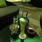 Vertical Sky Bar - 同じくジントニックとサイゴンフィズ 横から