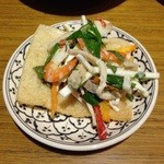 Hoang Yen - 海老煎餅乗せて食べます！