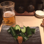 九兵衛 - 生ビール(ジョッキ)/みそきゅうり