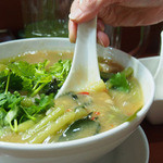 ソンポーン - 蕗とサメのゲーン