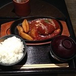 Matsusakagyuuwattsu - CP最高。限定ランチ、ハンバーク定食（９００円）