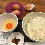 スウィートエッグス - 店内で食事の際は、ゆで卵を一つサービスしてくれる