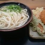 こだわり八輻 - かけ中(二玉)＋ちく天＋海老かき揚げ＋牛肉コロッケ