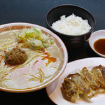 博多拉坦麺まるたん - 餃子セット