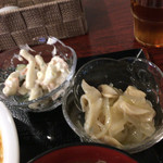 とん家 - マカロニサラダと小鉢
