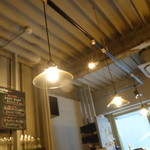 食堂Tavolino - ☆カウンター席の上はお洒落な照明です☆