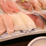 すし旬 - 天然ブリ・ヤリイカ・〆さば