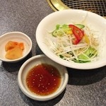 西光園 - タレ・キムチ・サラダ♪