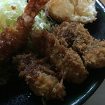 とんかつ春 - カキフライとエビフライにタルタルはなかったぁ。