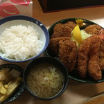 とんかつ春 - 盛り合わせ弁当1400円