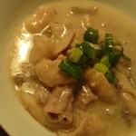 酒場ペリカン - モツ煮込み　200円