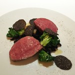 レフェルヴェソンス - （2016/1昼）囲炉裏、静かな夜の～赤牛のモモ肉を薪で炙り、シャンピニオンのエキス、トランペット茸、里芋、プチヴェール、黒トリュフ