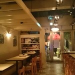 decollo - カジュアルな店内