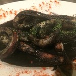 魚っトリア とっつあん - イカの真っ黒ガーリック