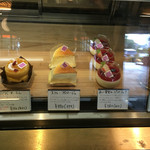 ル・カフェ・パリサンク - ショーケース