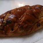 パン工房ペルミオ - オレンジとレーズンパン