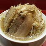 麺屋 あっ晴れ - らーめん 790円 (無料トッピング : アブラ・野菜でら盛り)