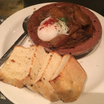 チョップスティックカフェ汁べゑ - 牛すじ肉じゃが 630円
                                こんな肉じゃが作りたい……