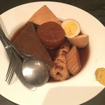 チョップスティックカフェ汁べゑ - 真っ黒おでん盛り合わせ 780円